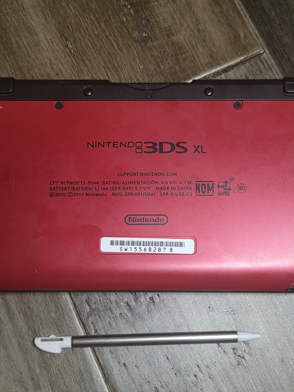 Nintendo 3DS XL Handheld Console w/ 32 GB SD card - Red